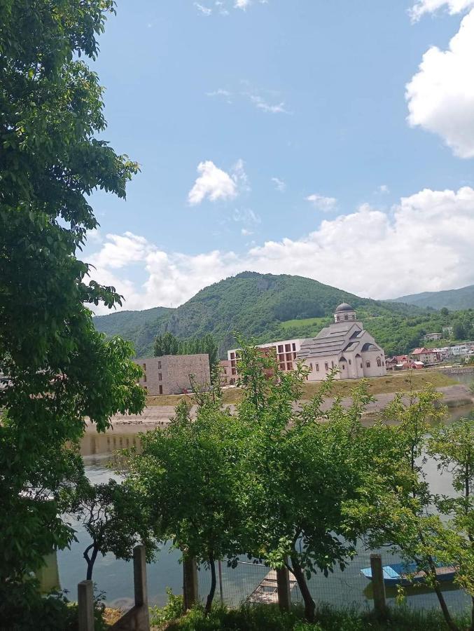 Apartmani Rosa Višegrad エクステリア 写真